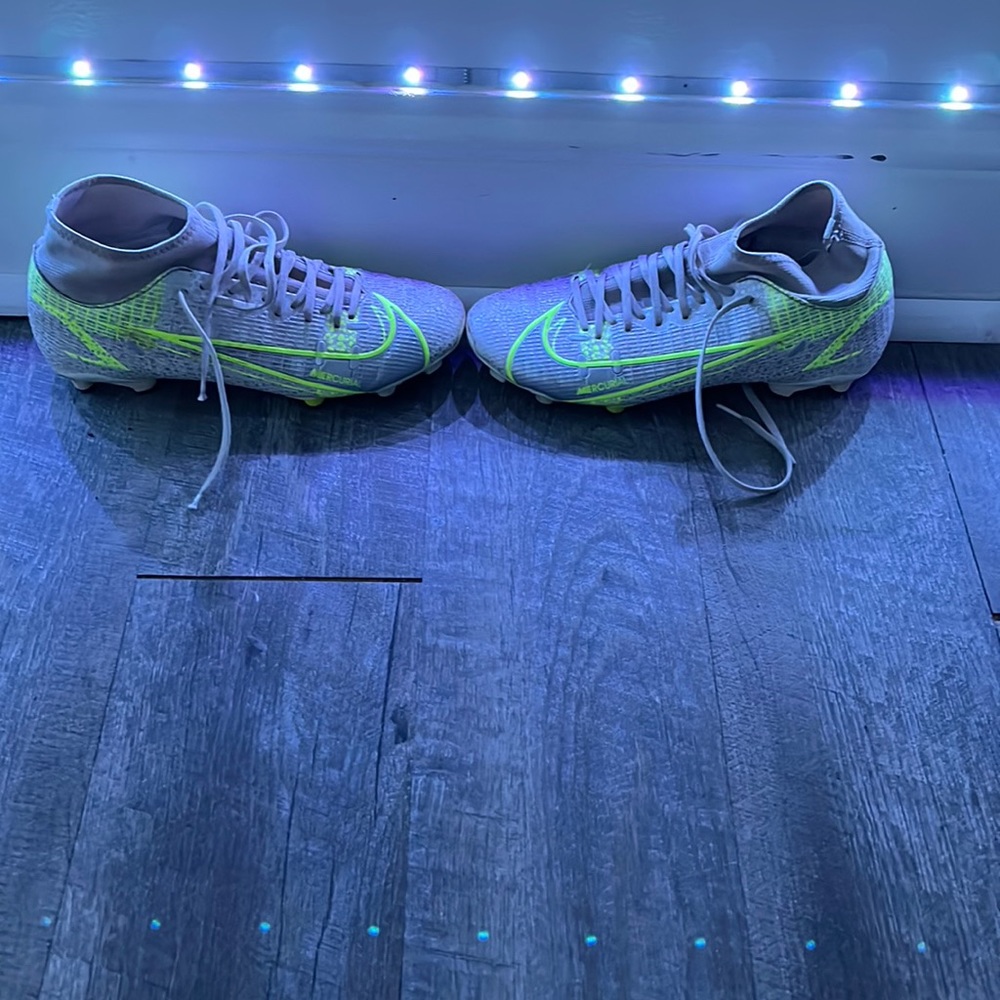 Mercurial Superfly 8 academy mg metallic silver volt